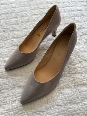 Peter Kaiser Cream/Taupe Leather Pointed Toe Mid-Heel Pumps